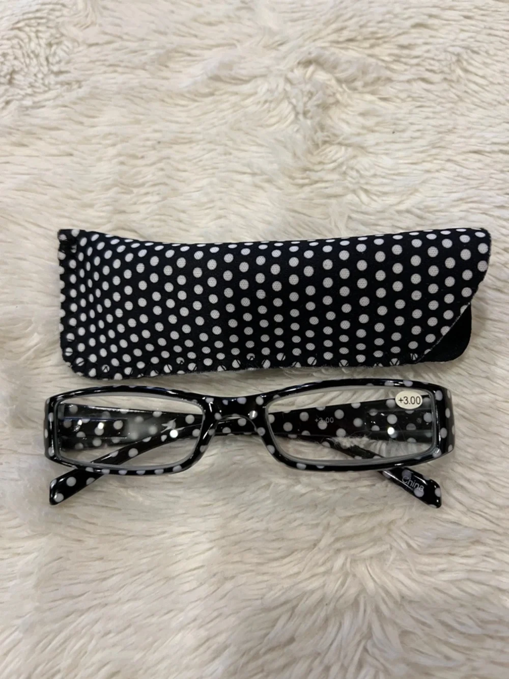 Nooz Optics Armless reading glasses 3.0 flat